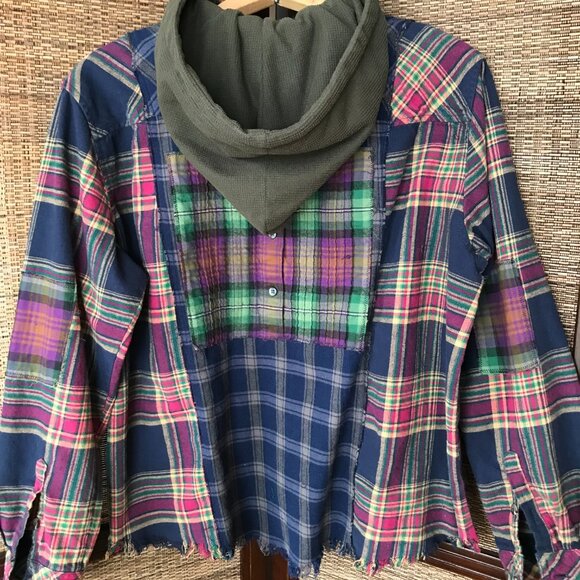 Oversized Patchwork Hoodie, Size M-L: Funky Button-Down Flannel Shirt Jacket - Picture 7 of 10